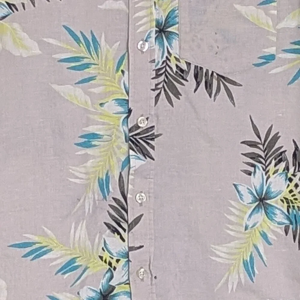 Banana Republic Adult (Medium) Linen Hawaiian/Tropical/Beach Button-Down Shirt
